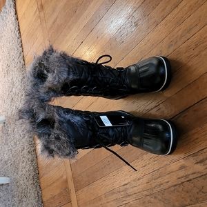 Tofino Sorel winter boots, size 7.5, black